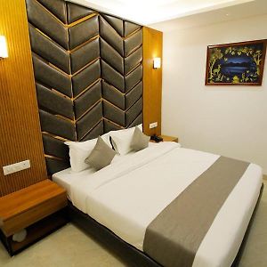 Hotel The Grand